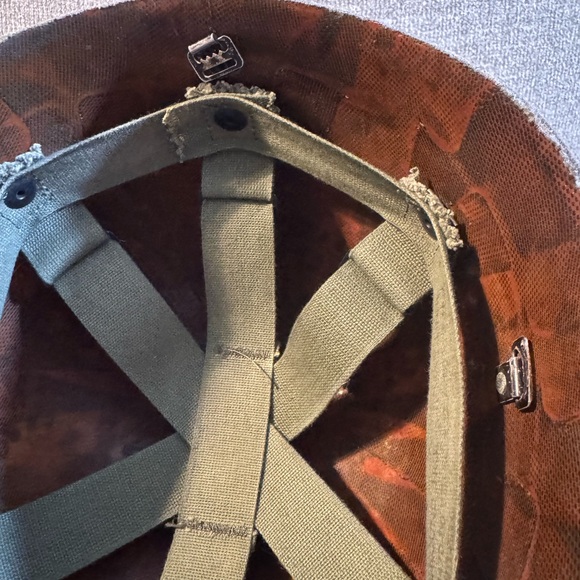 Vintage Vietnam War era US Army M1 combat helmet with liner - Picture 7 of 11